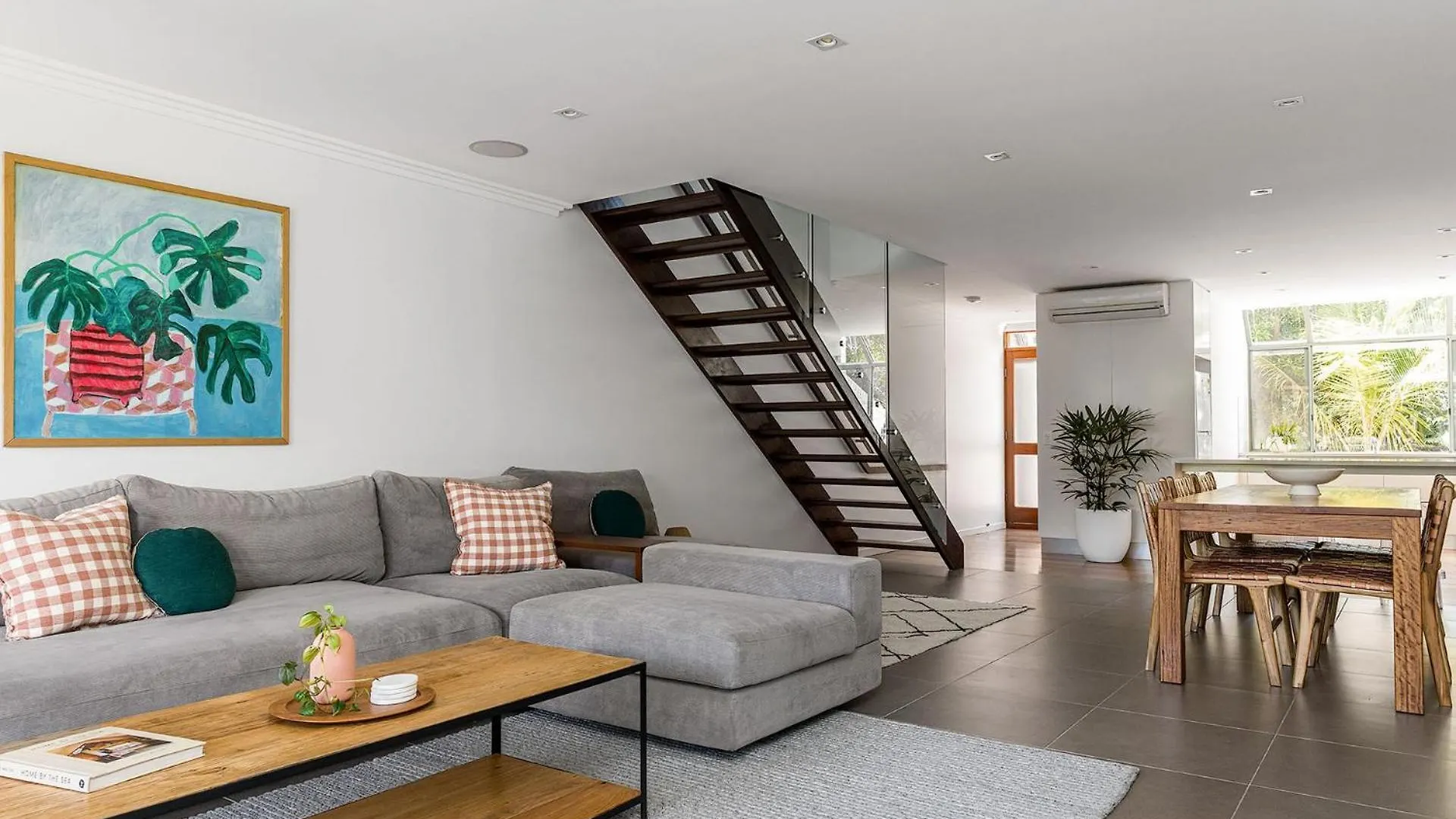 1 James Cook Apartments - Opposite Clarkes Beach Byron Bay 0*,  Australien