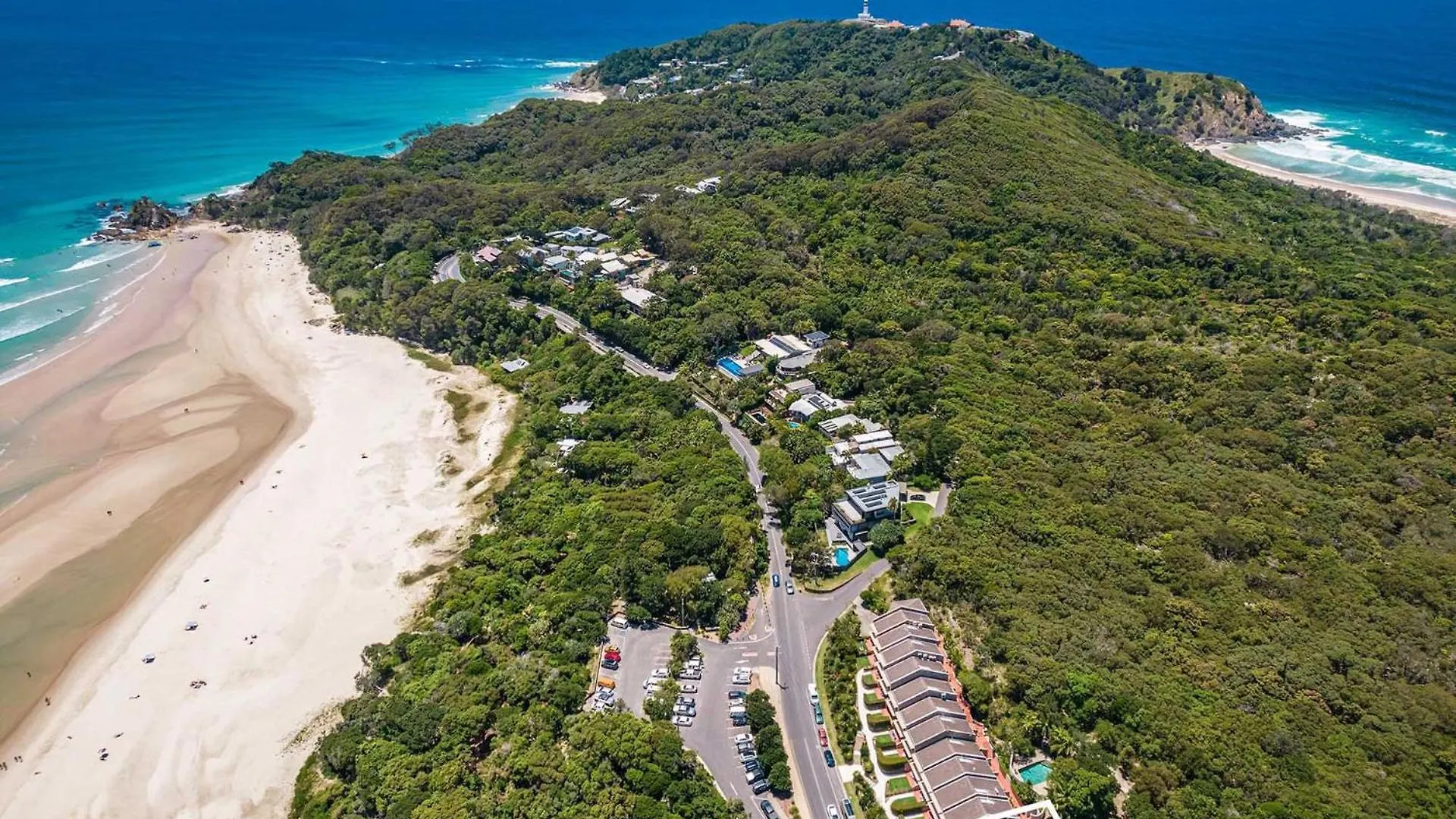 1 James Cook Apartments - Opposite Clarkes Beach Byron Bay